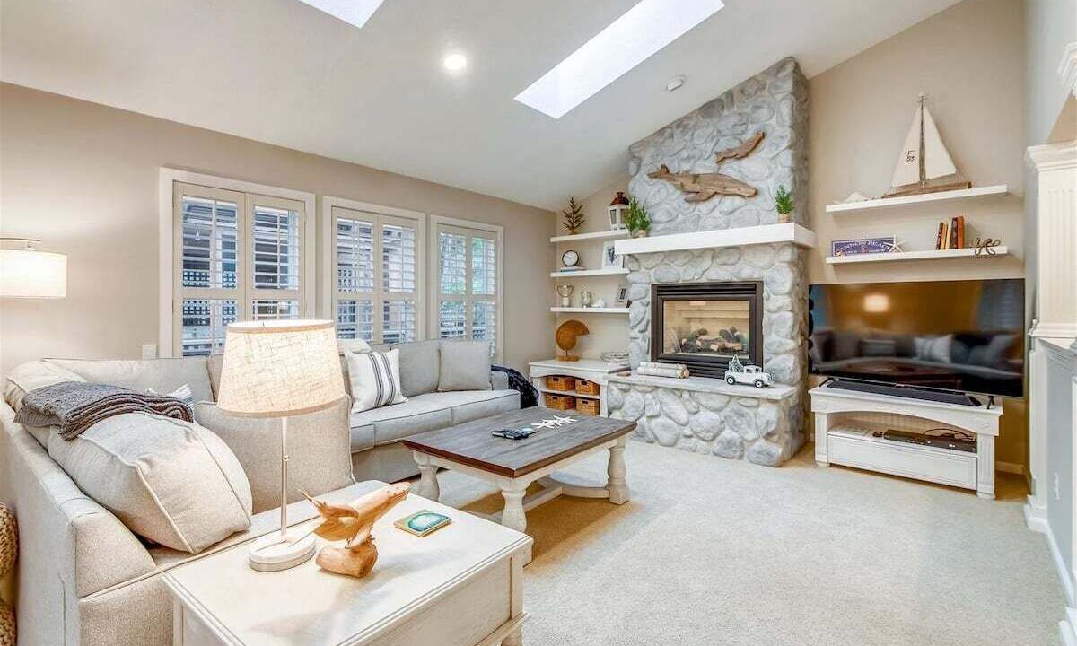 Photo of Bedroom in Downtown Cannon Beach