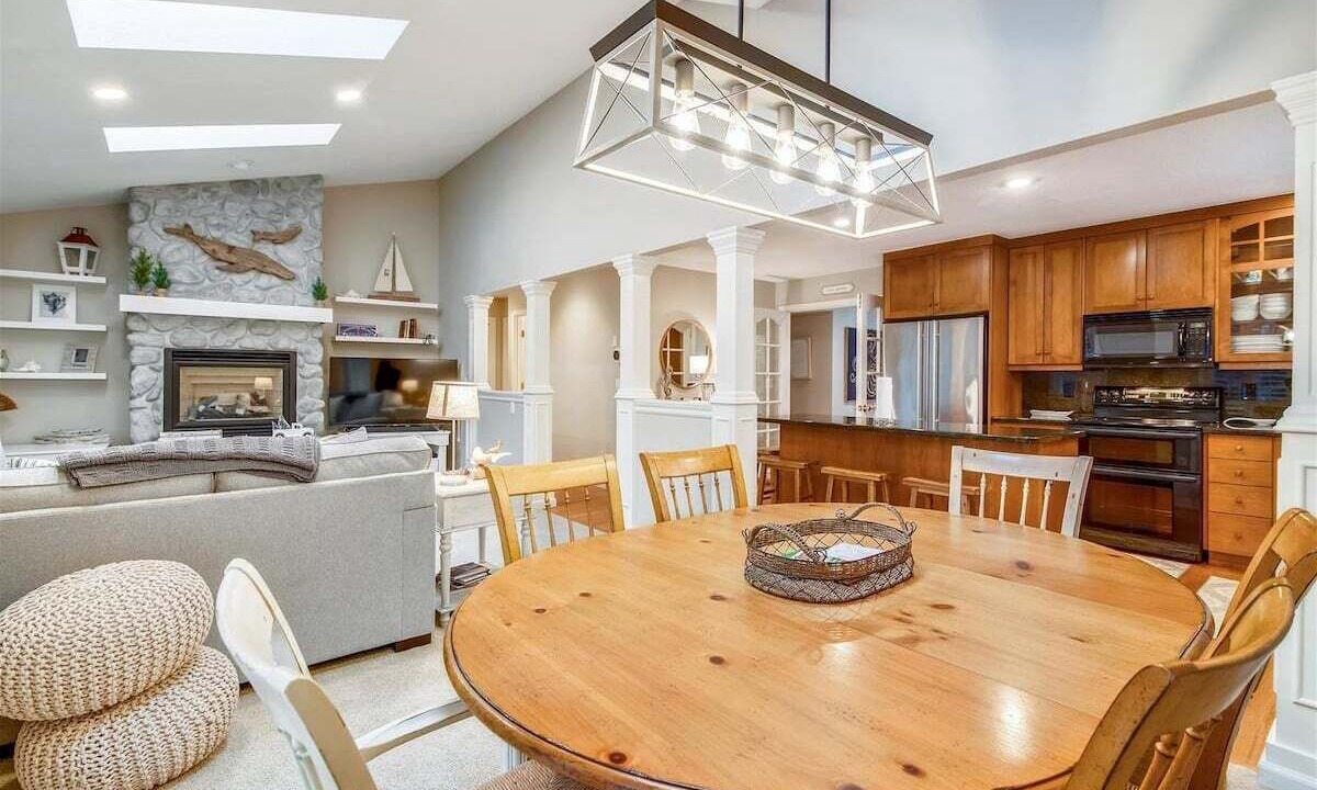 Photo of Others in Downtown Cannon Beach