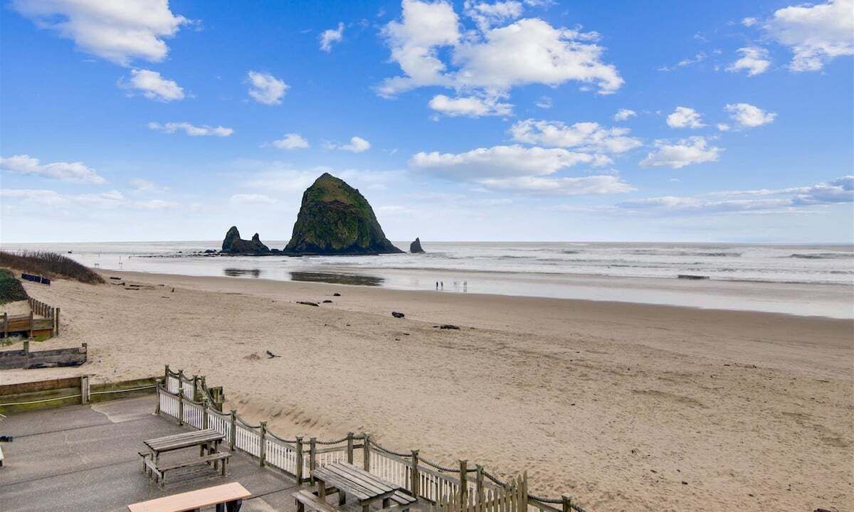 Photo of Others in Downtown Cannon Beach