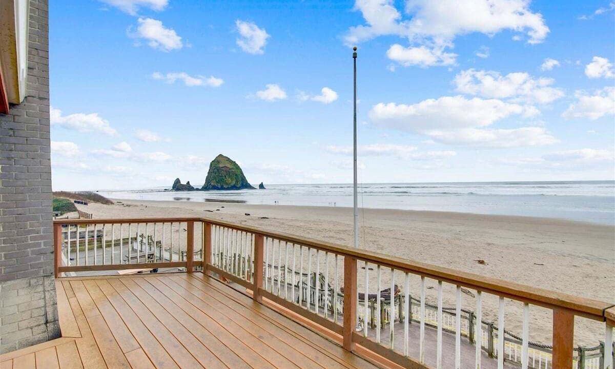 Photo of Others in Downtown Cannon Beach