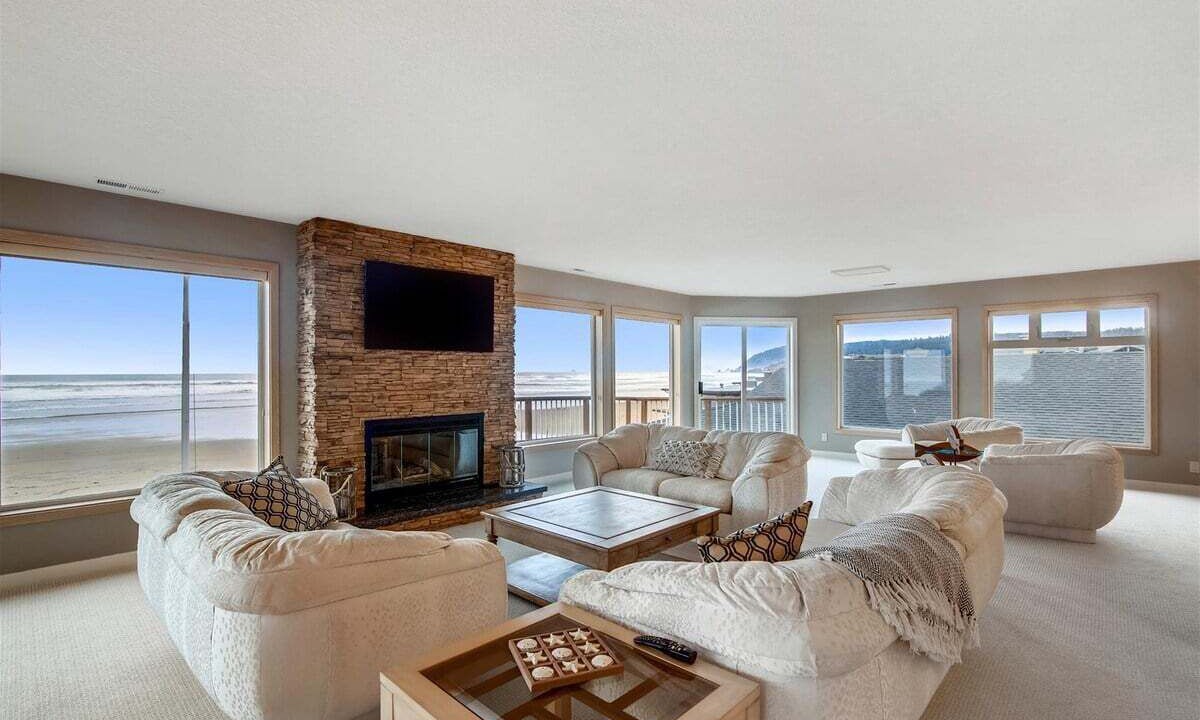 Photo of Bedroom in Downtown Cannon Beach