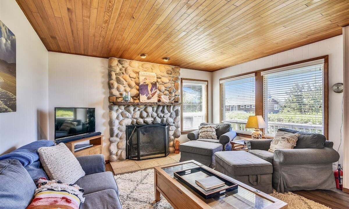 Photo of Bedroom in Arch Cape