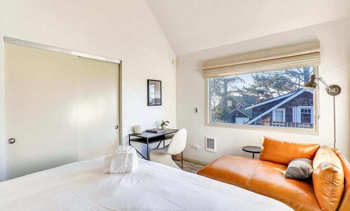 Photo of Others in Downtown Cannon Beach