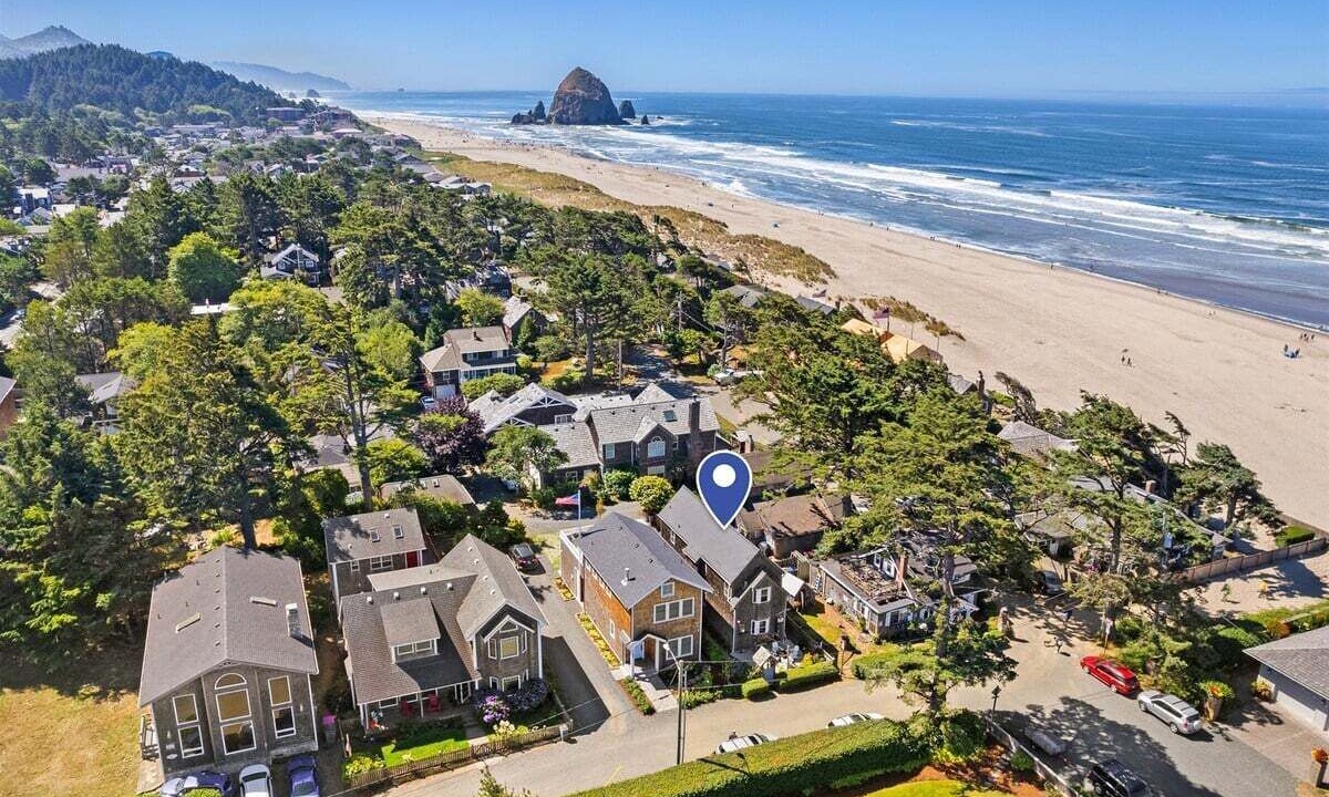 Photo of Others in Downtown Cannon Beach