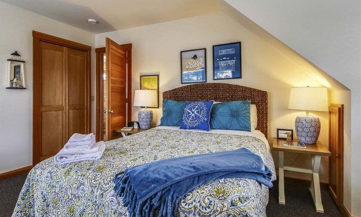 Photo of Others in Downtown Cannon Beach