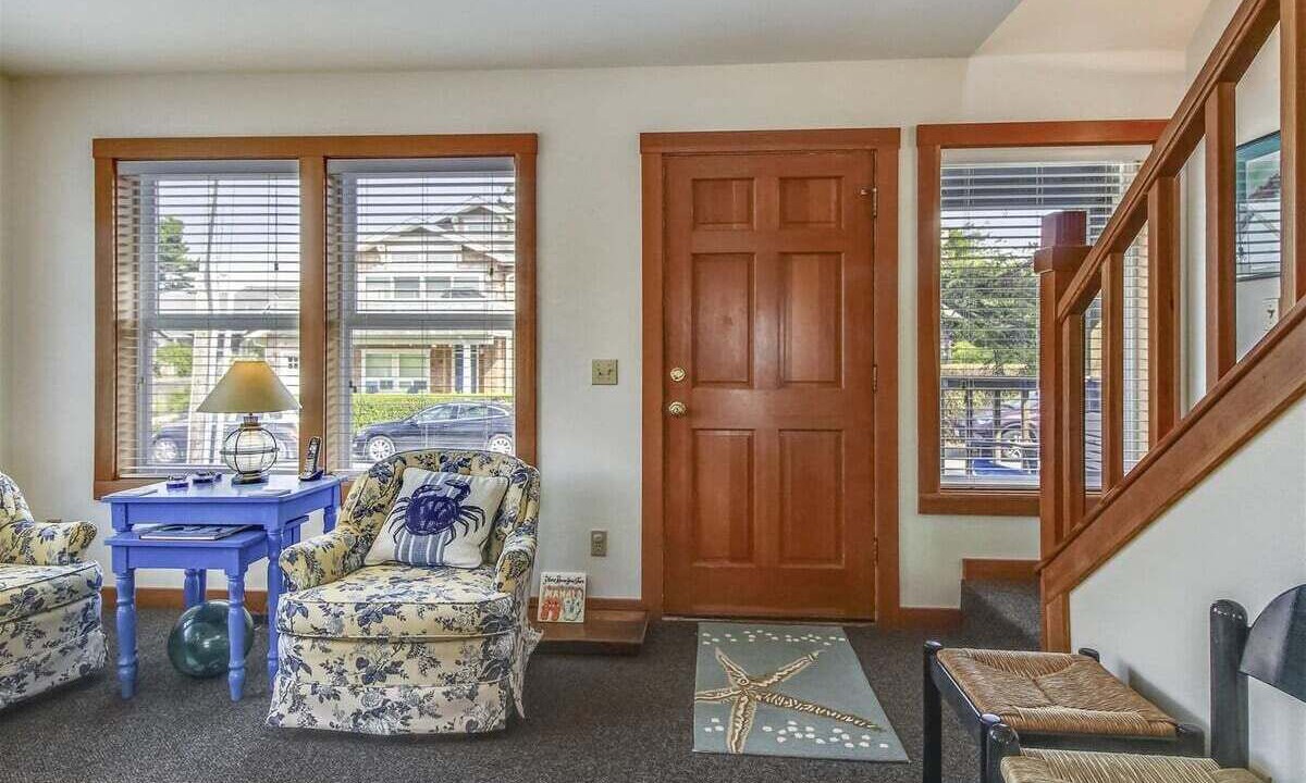 Photo of Others in Downtown Cannon Beach