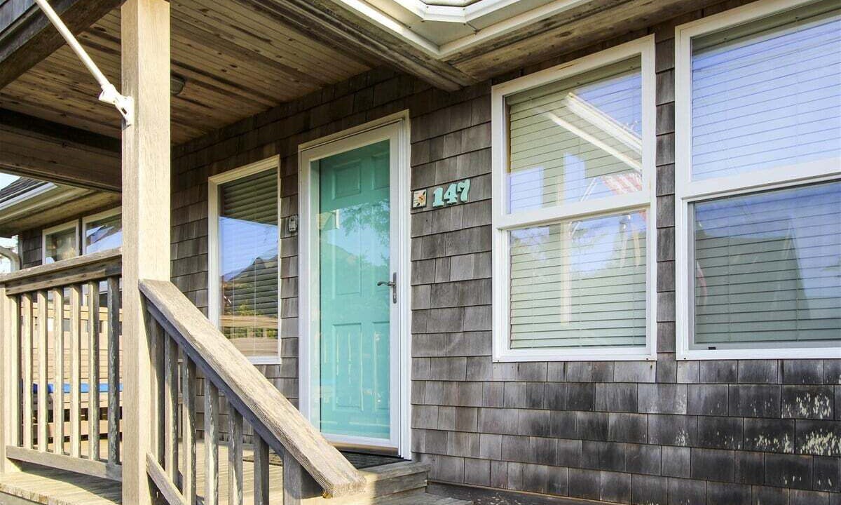 Photo of Others in Downtown Cannon Beach