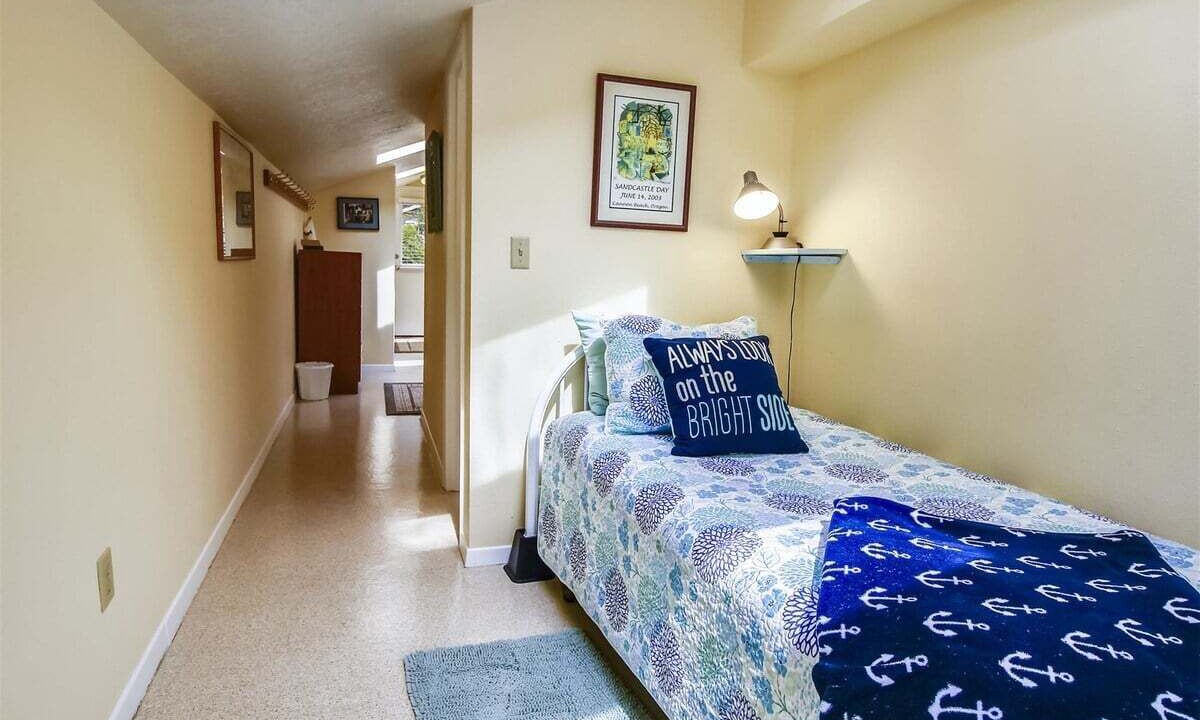 Photo of Others in Downtown Cannon Beach