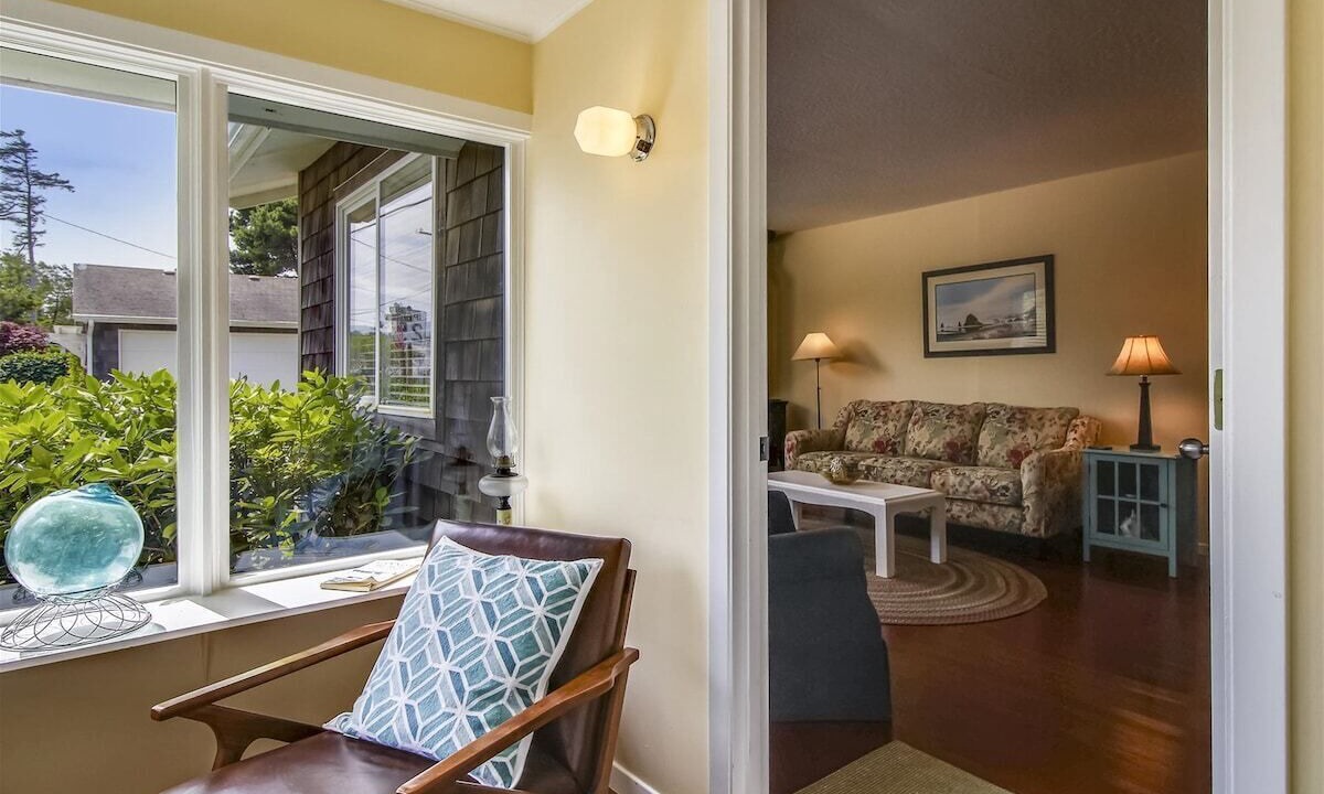 Photo of Others in Downtown Cannon Beach