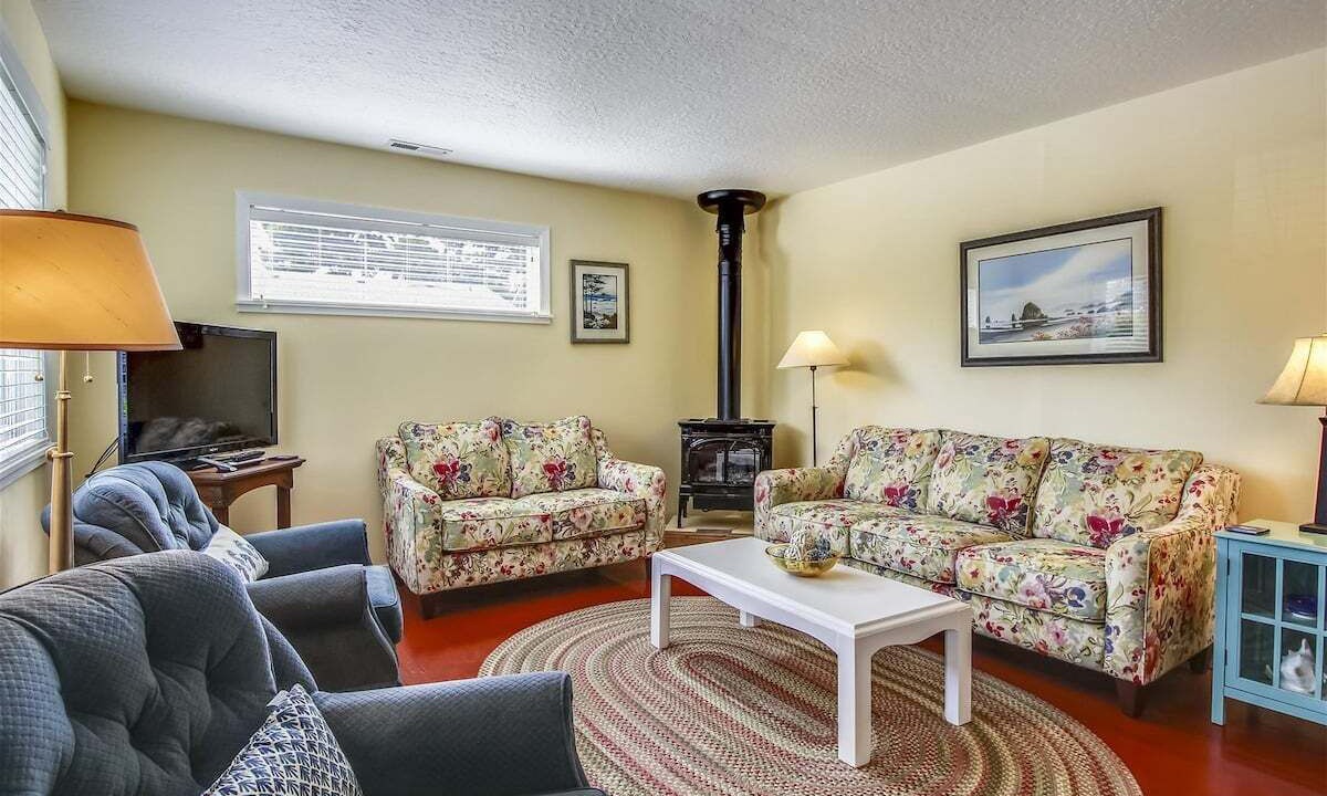 Photo of Bedroom in Downtown Cannon Beach