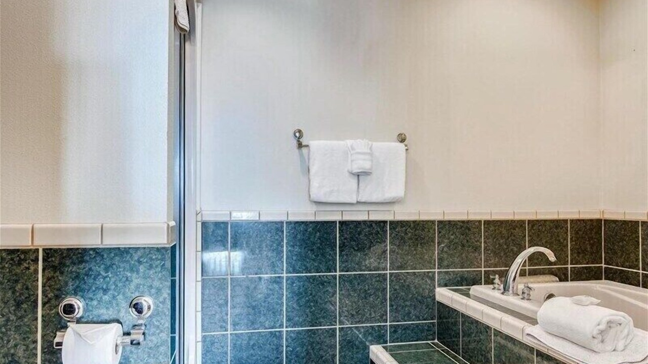 Photo of Bathroom in Cannon Beach