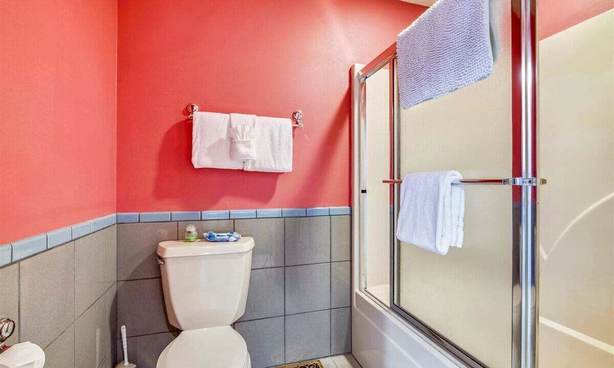 Photo of Bathroom in Cannon Beach