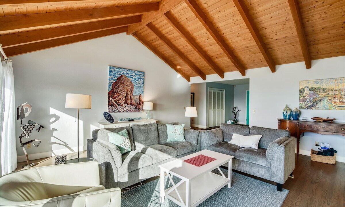 Photo of Bedroom in Cannon Beach