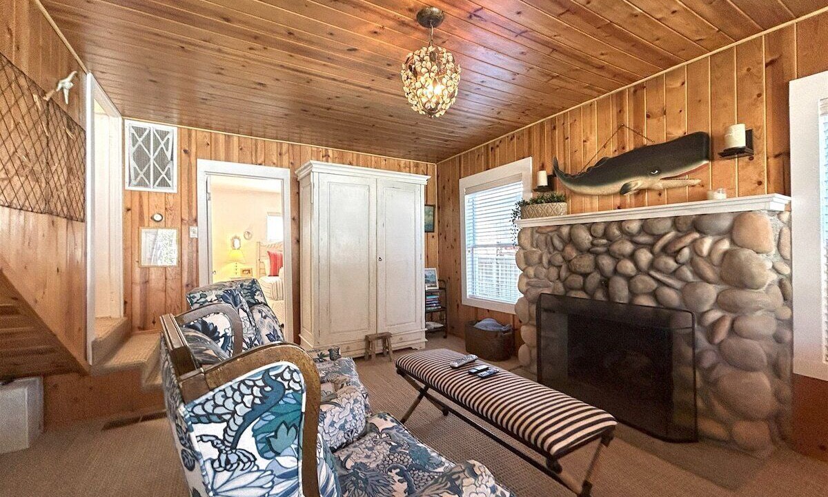 Photo of Bedroom in Downtown Cannon Beach