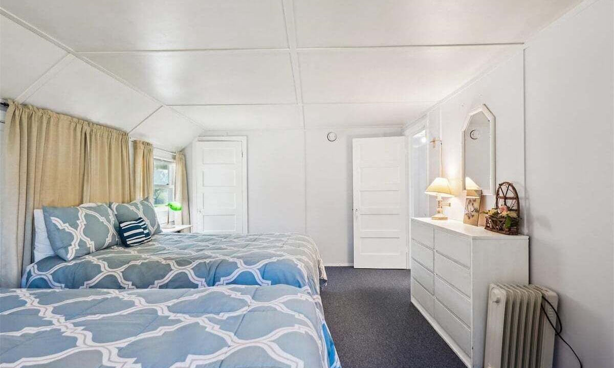 Photo of Others in Downtown Cannon Beach