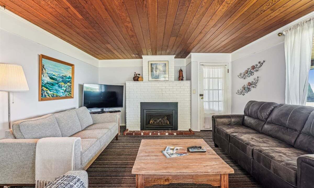 Photo of Bedroom in Downtown Cannon Beach