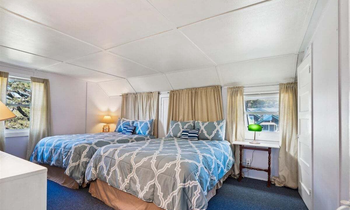 Photo of Others in Downtown Cannon Beach