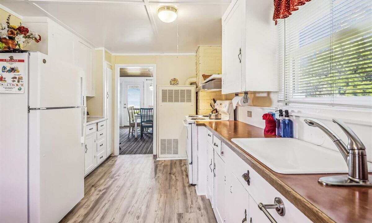 Photo of Others in Downtown Cannon Beach