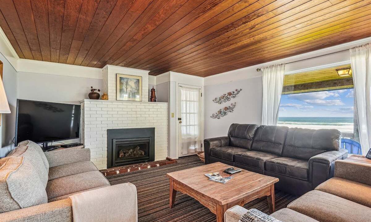Photo of Bedroom in Downtown Cannon Beach