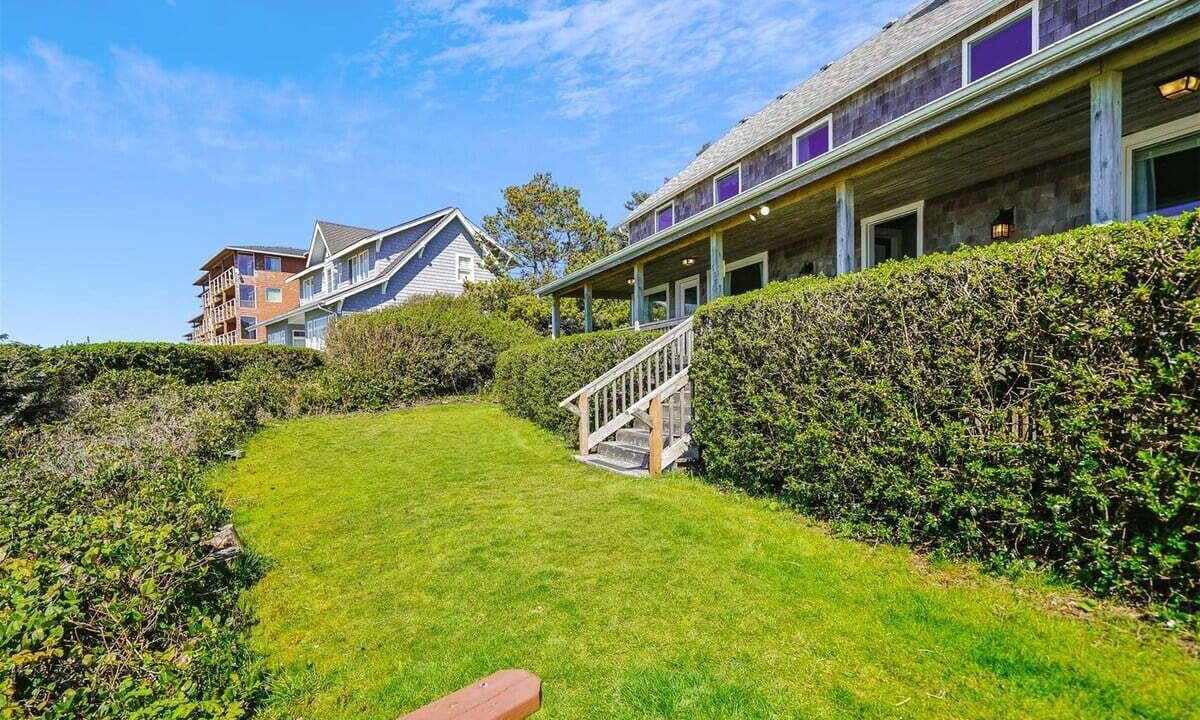 Photo of Others in Downtown Cannon Beach
