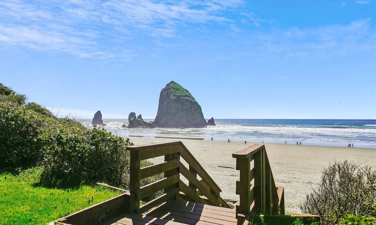 Photo of Others in Downtown Cannon Beach