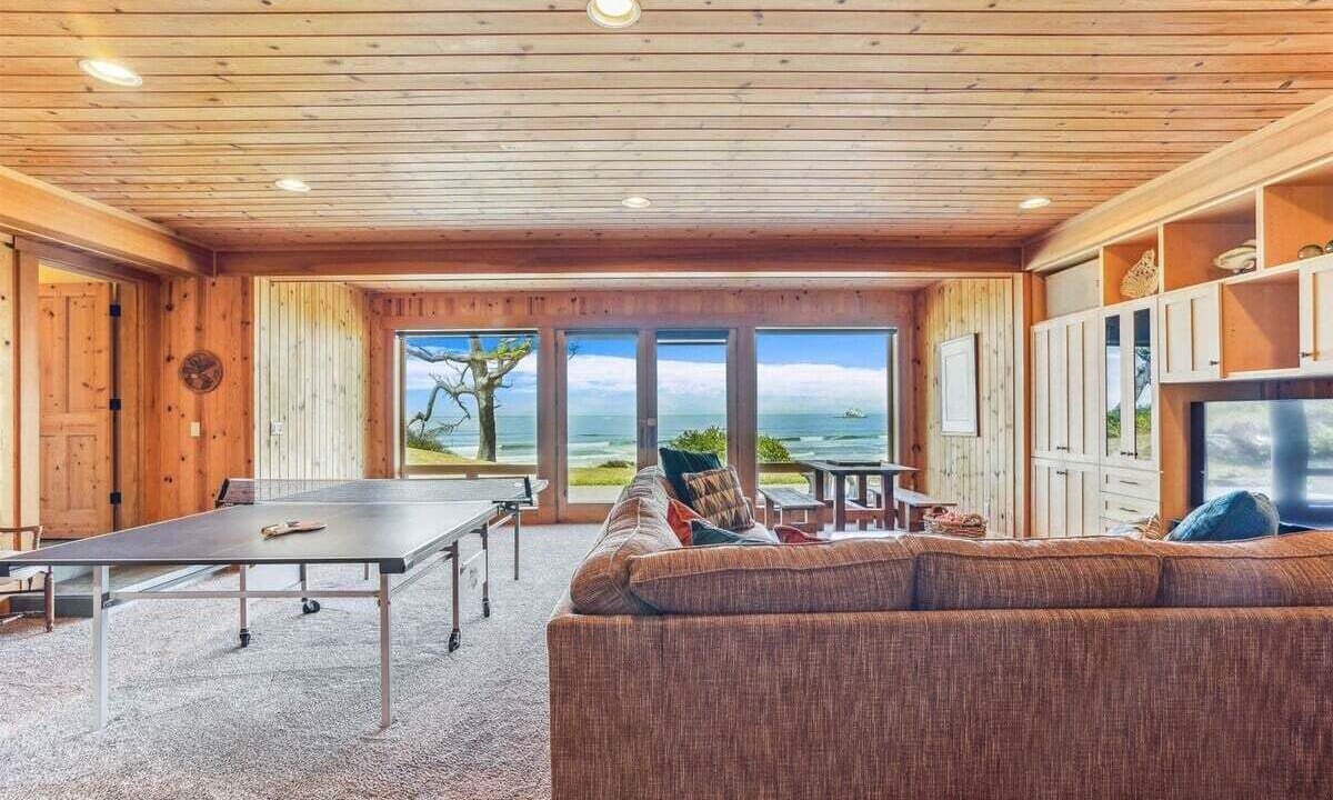 Photo of Bedroom in Arch Cape