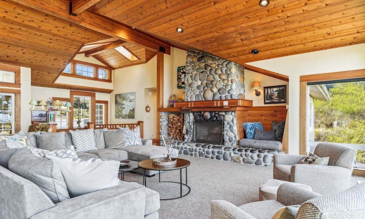 Photo of Bedroom in Arch Cape