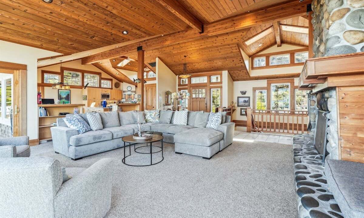 Photo of Bedroom in Arch Cape