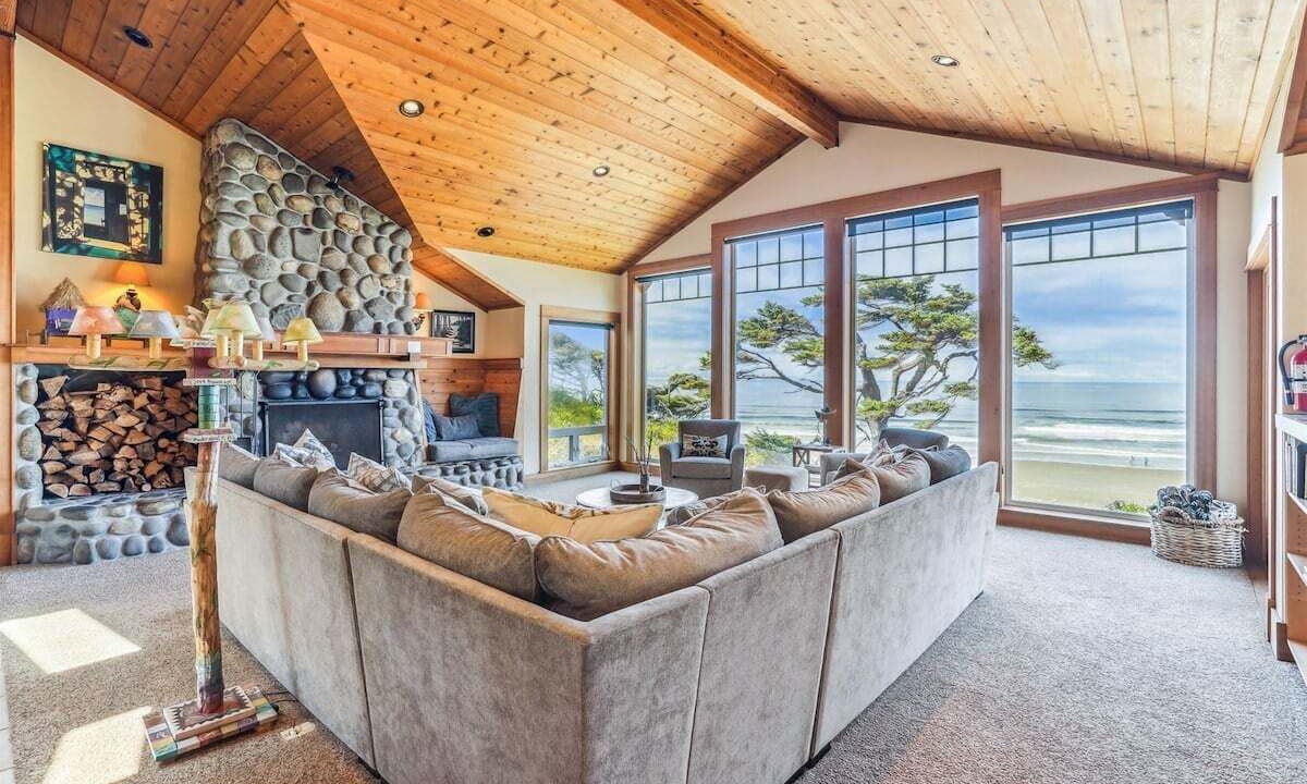 Photo of Bedroom in Arch Cape