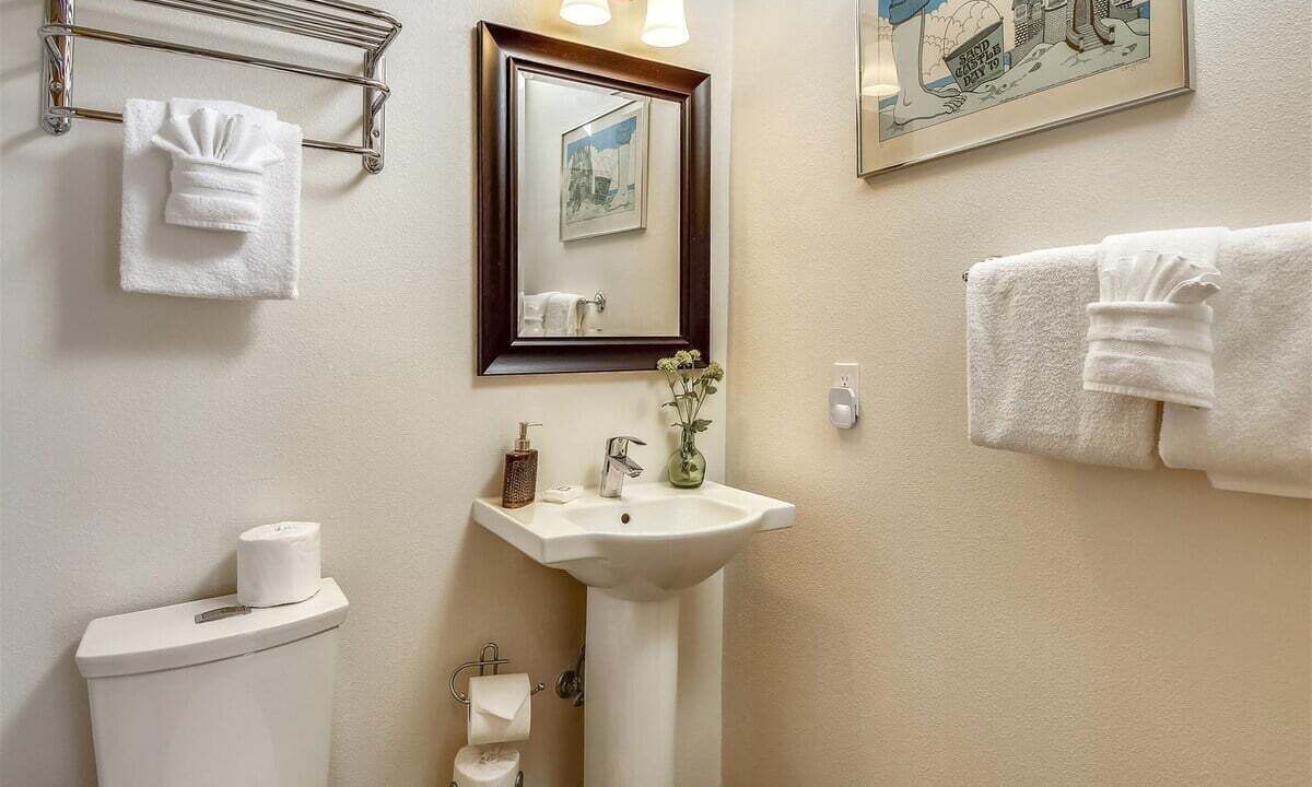 Photo of Bathroom in Tolovana Park