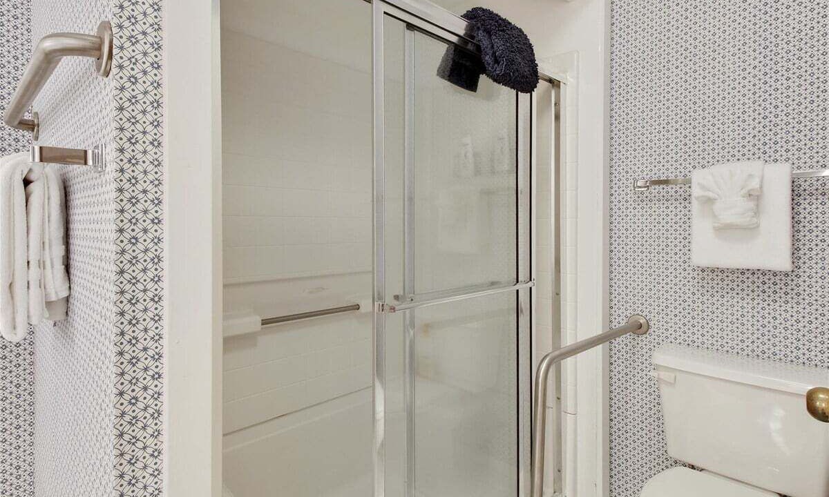 Photo of Bathroom in Cannon Beach