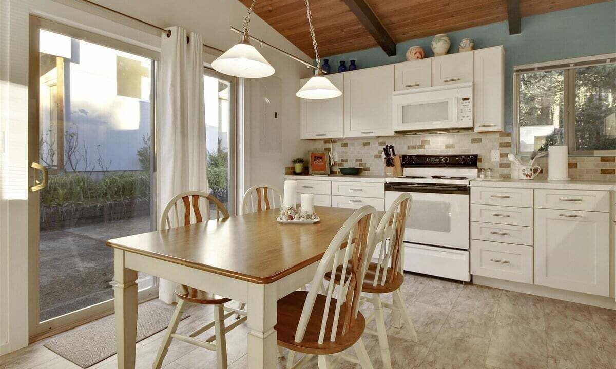 Photo of Others in Arch Cape