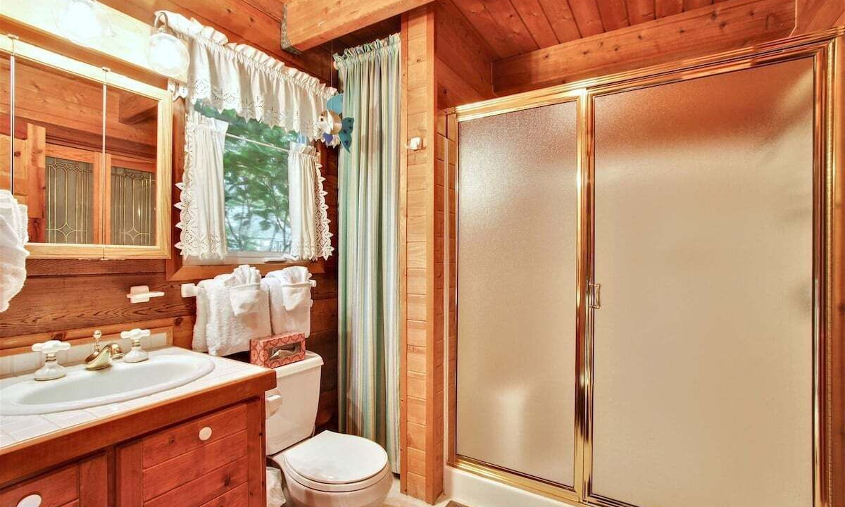 Photo of Bathroom in Tolovana Park