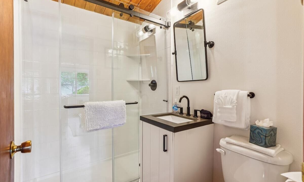 Photo of Bathroom in Arch Cape