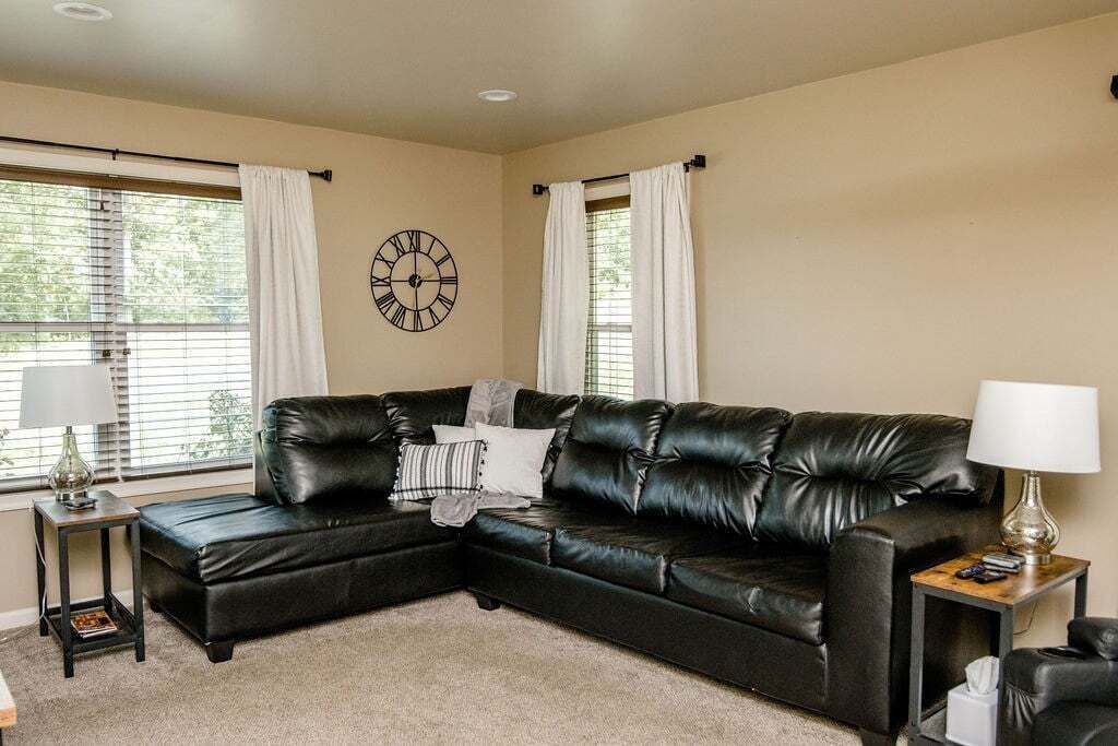 Photo of Livingroom in East Earl