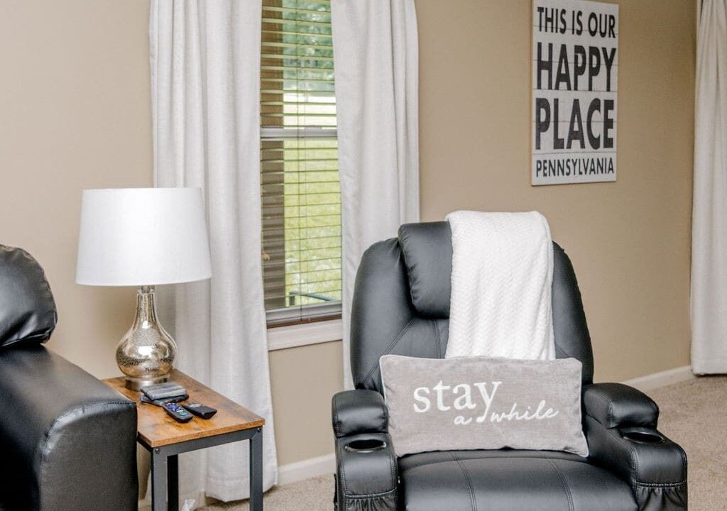 Photo of Livingroom in East Earl