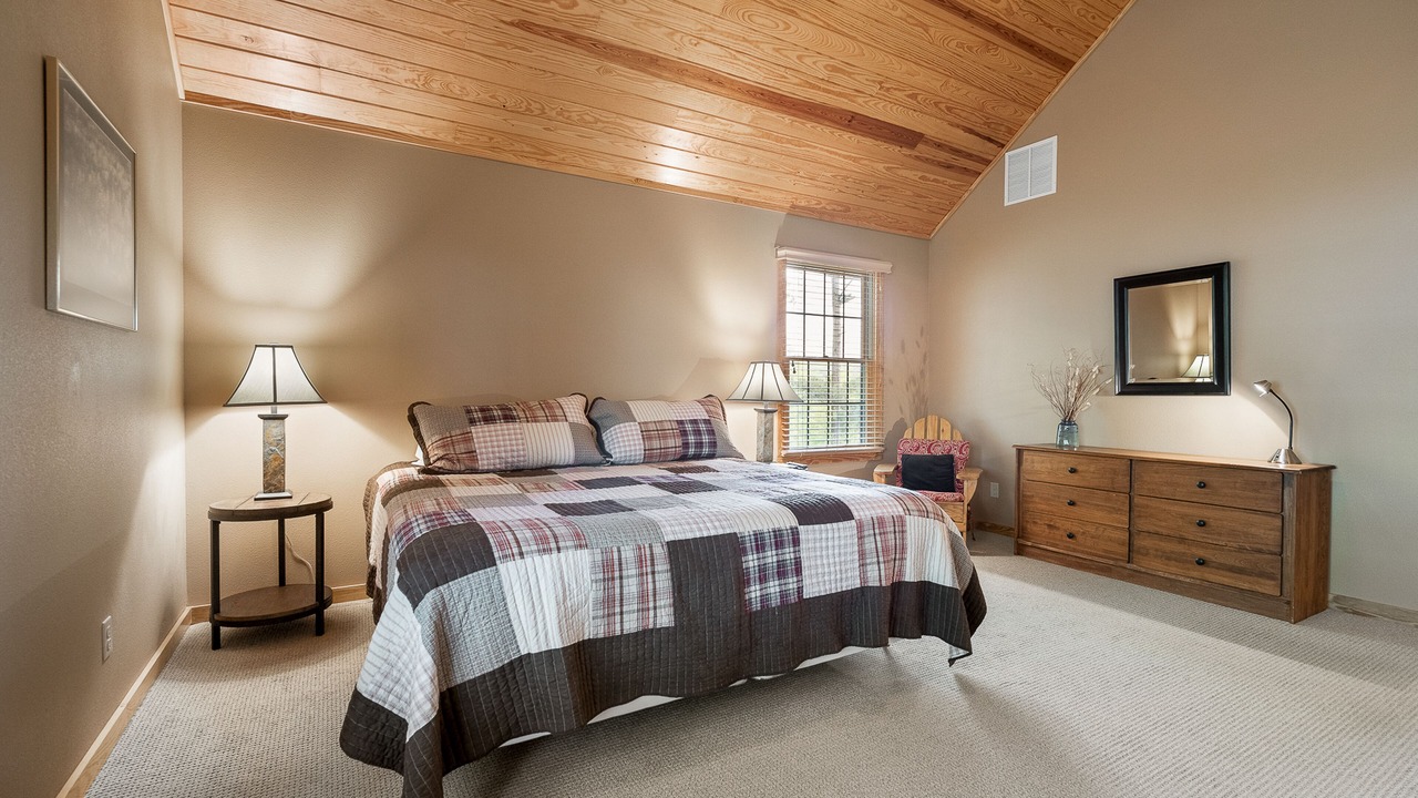 Photo of Bedroom in Eureka Springs