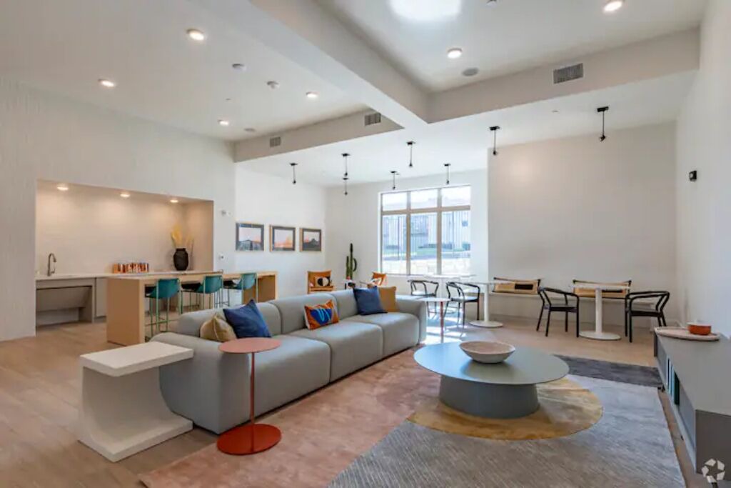 Photo of Livingroom in Dreamhill Estates