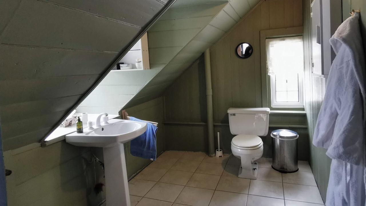Photo of Bathroom in Saint-Etienne-de-Lauzon
