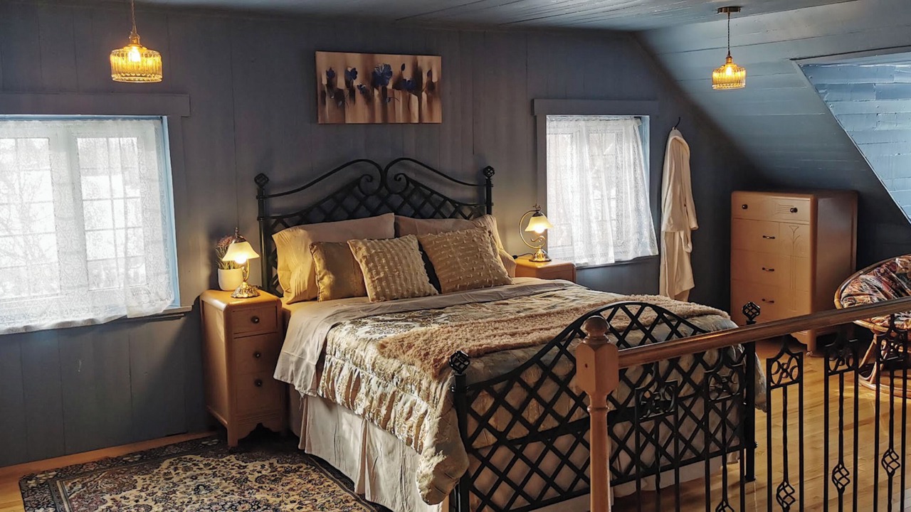 Photo of Bedroom in Saint-Etienne-de-Lauzon
