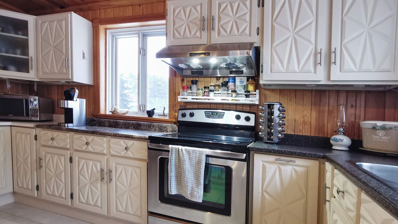 Photo of Kitchen in Saint-Etienne-de-Lauzon