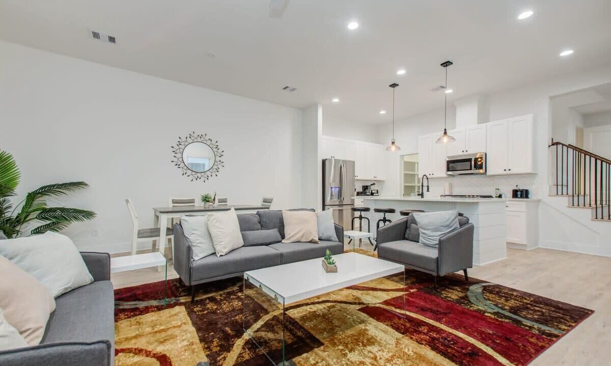 Photo of Livingroom in Northside