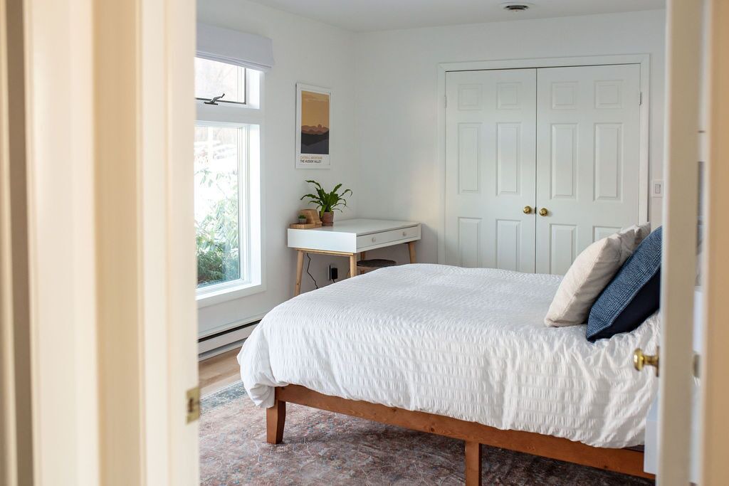 Photo of Bedroom in Hollowville