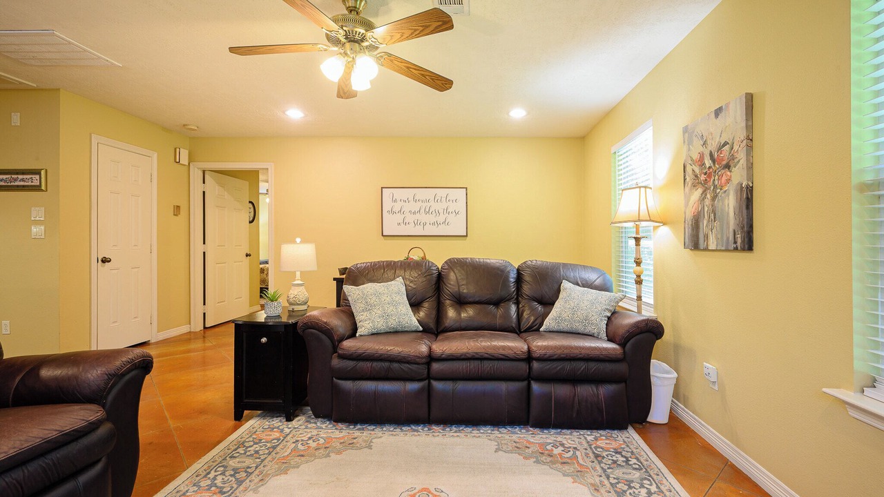 Photo of Livingroom in Tomball
