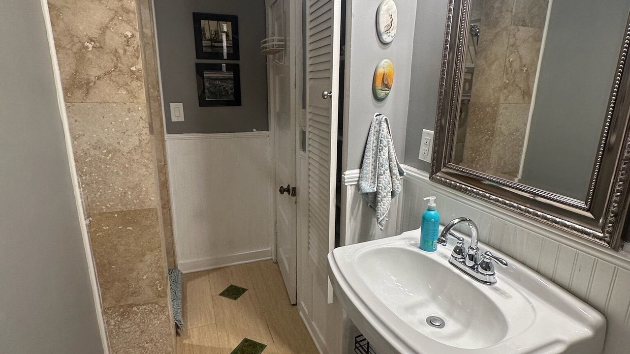 Photo of Bathroom in Tarpon Springs