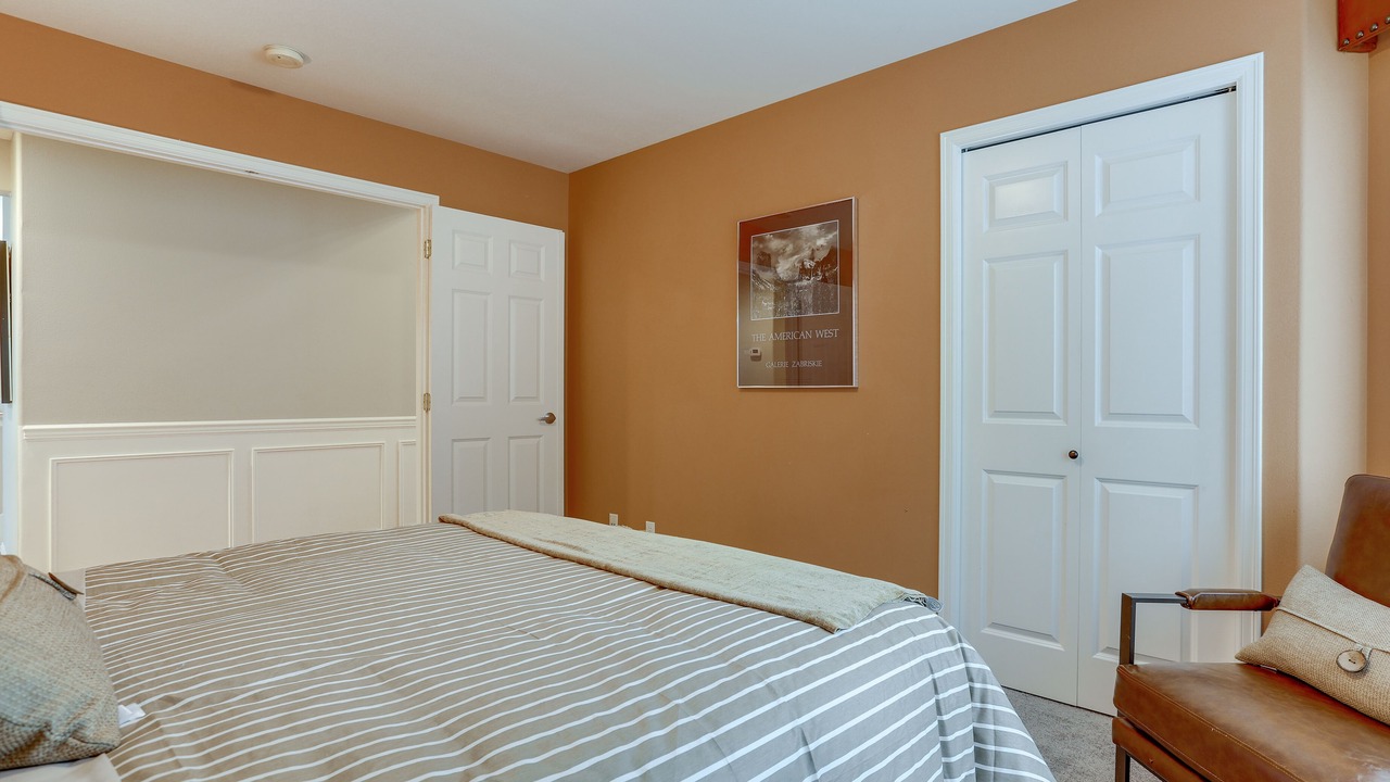 Photo of Bedroom in Seattle Hill-Silver Firs