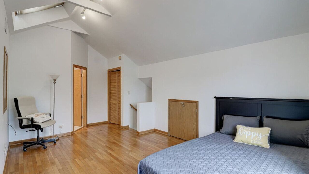 Photo of Bedroom in Des Plaines