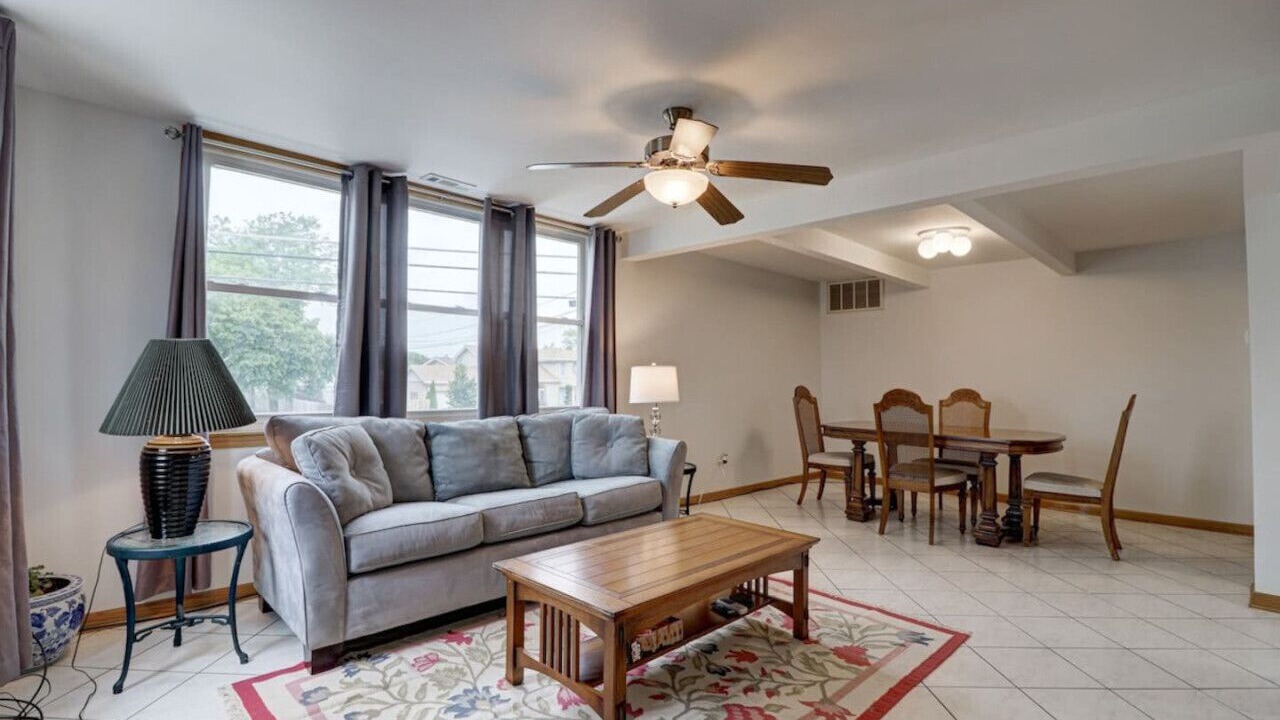 Photo of Livingroom in Des Plaines