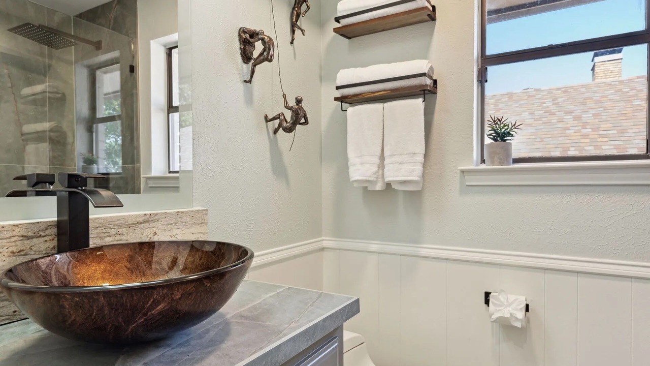 Photo of Bathroom in Lake Highlands