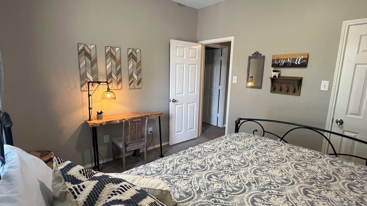 Photo of Bedroom in Allen